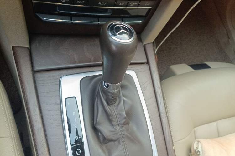 Used Mercedes-Benz E-Class 2010 E 200 CGI Elegant Model Gear Lever