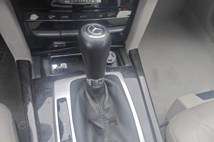 Used Mercedes-Benz E-Class 2010 E 200 CGI Elegant Model Gear Lever