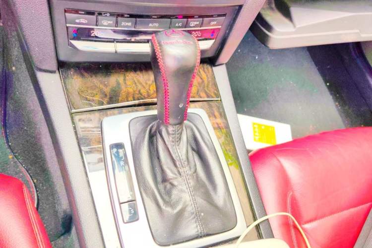 Used Mercedes-Benz E-Class 2010 E 260 CGI Coupe Gear Lever