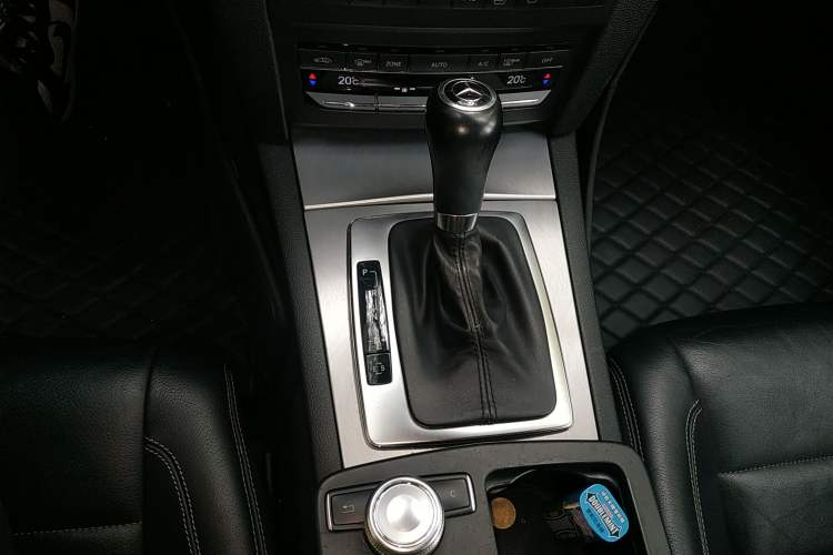 Used Mercedes-Benz E-Class 2010 E 260 CGI Convertible Gear Lever