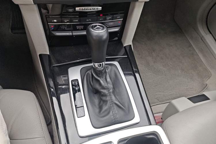 Used Mercedes-Benz E-Class 2010 E 200 CGI Elegant Model Gear Lever