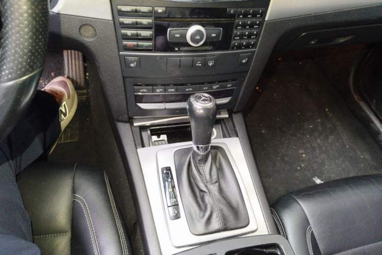 Used Mercedes-Benz E-Class 2010 E 260 CGI Coupe Gear Lever