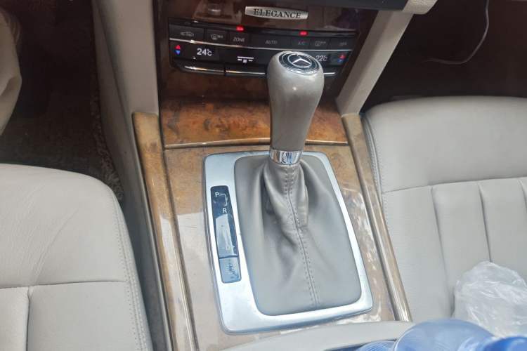 Used Mercedes-Benz E-Class 2010 E 200 CGI Elegant Model Gear Lever