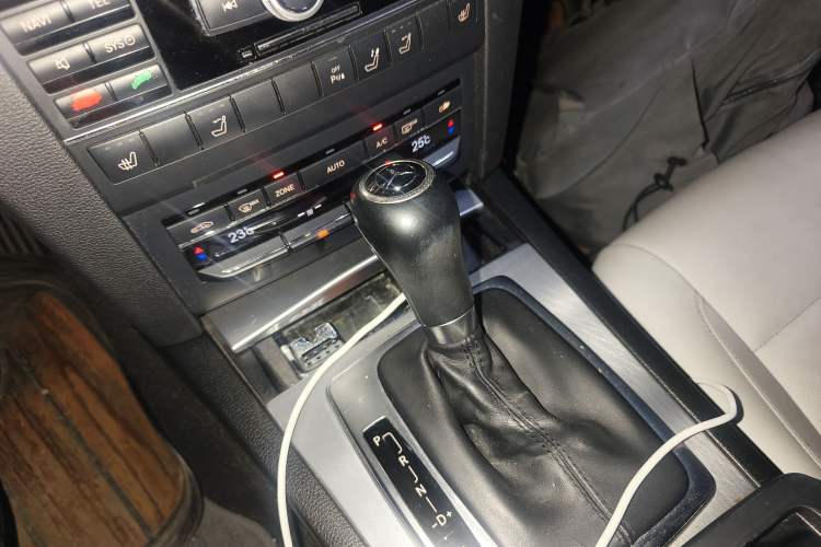 Used Mercedes-Benz E-Class 2010 E 260 CGI Convertible Gear Lever