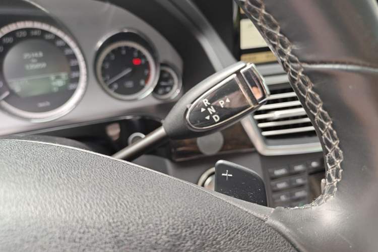 Used Mercedes-Benz E-Class 2010 E 300 L Fashion Model Gear Lever
