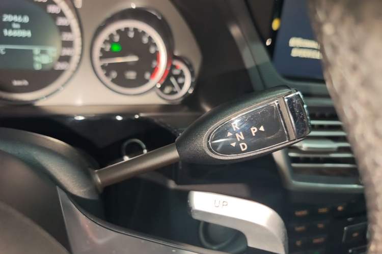 Used Mercedes-Benz E-Class 2010 E 300 Fashion Luxury Edition Gear Lever