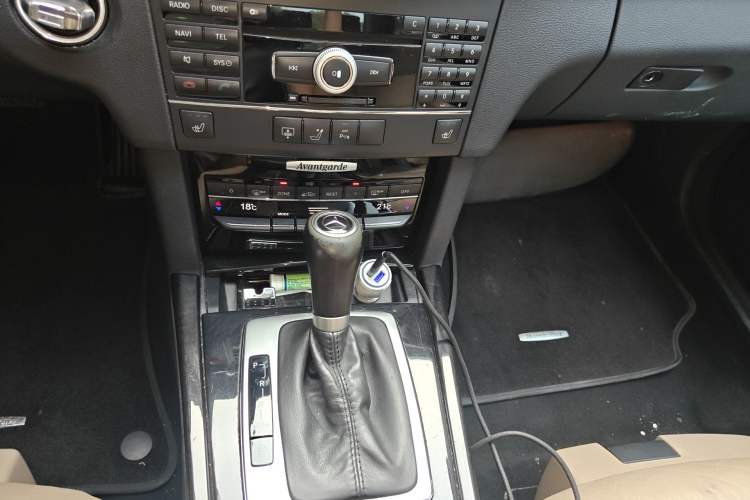 Used Mercedes-Benz E-Class 2010 E 260 CGI Fashion Model Gear Lever