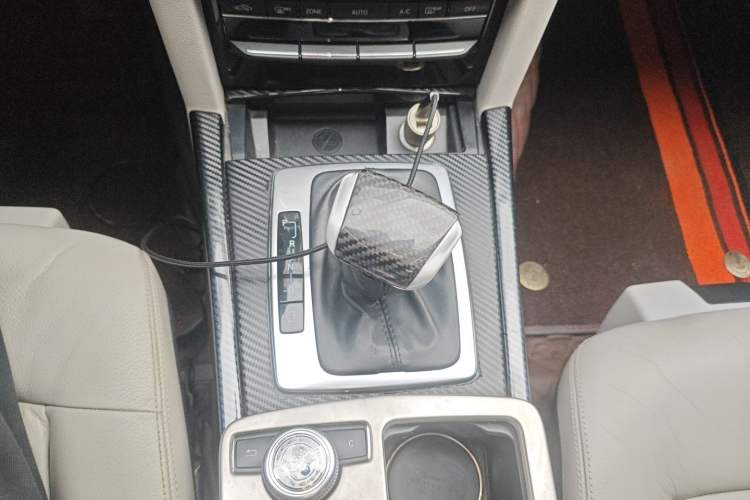Used Mercedes-Benz E-Class 2010 E 200 CGI Elegant Model Gear Lever