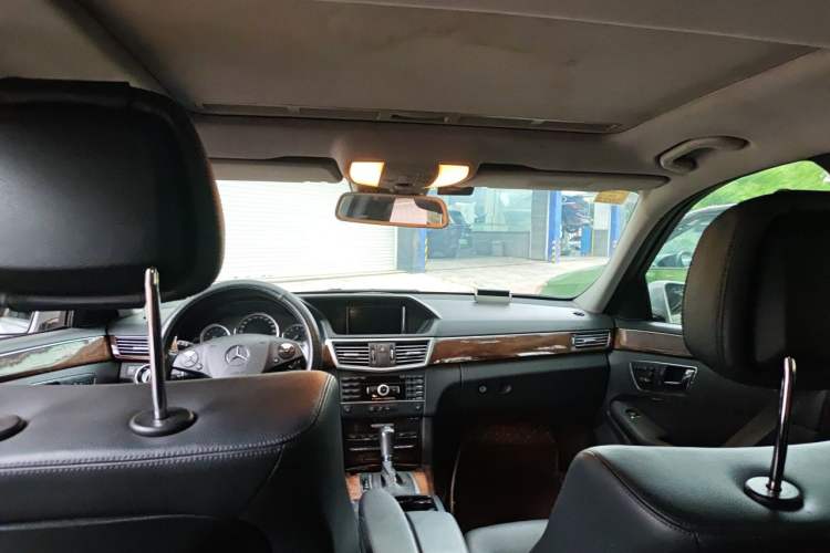 Used Mercedes-Benz E-Class 2010 E 260 L CGI Elegant Model Headliner