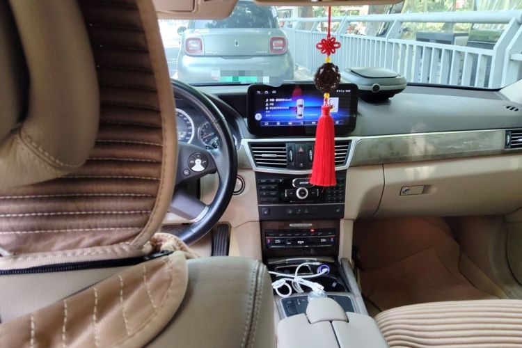 Used Mercedes-Benz E-Class 2010 E 300 Elegant Luxury Edition Headliner
