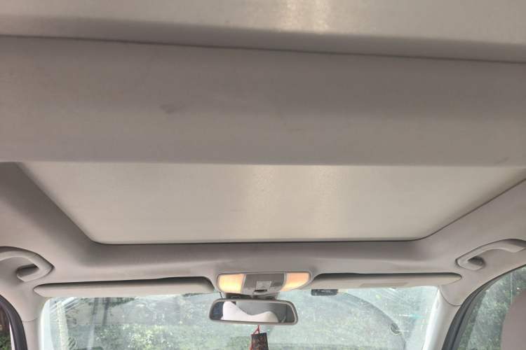 Used Mercedes-Benz E-Class 2010 E 300 L Fashion Model Headliner