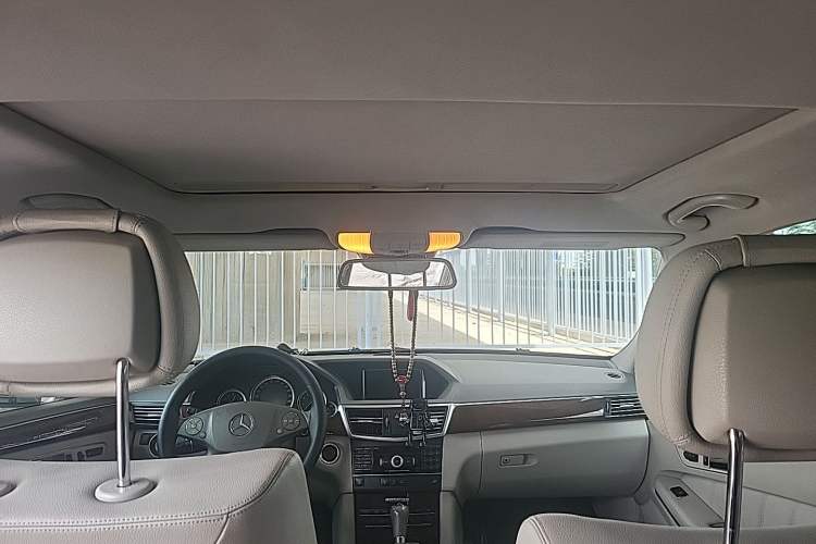 Used Mercedes-Benz E-Class 2010 E 260 L CGI Elegant Model Headliner