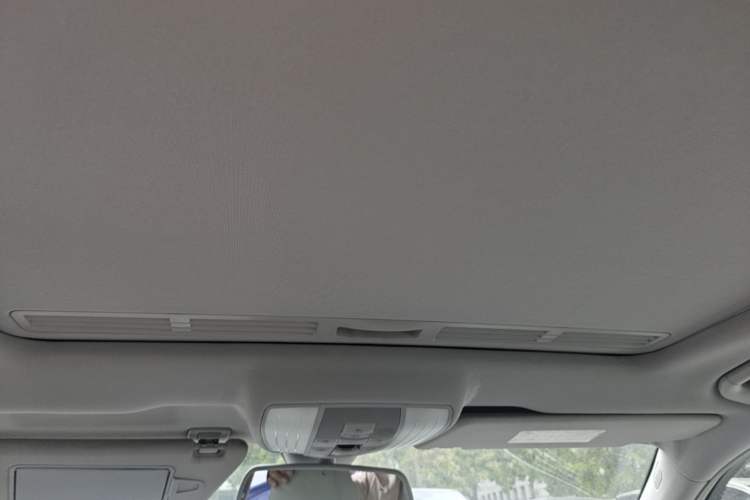 Used Mercedes-Benz E-Class 2010 E 200 CGI Elegant Model Headliner