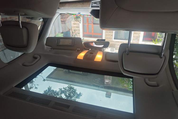 Used Mercedes-Benz E-Class 2010 E 200 CGI Elegant Model Headliner
