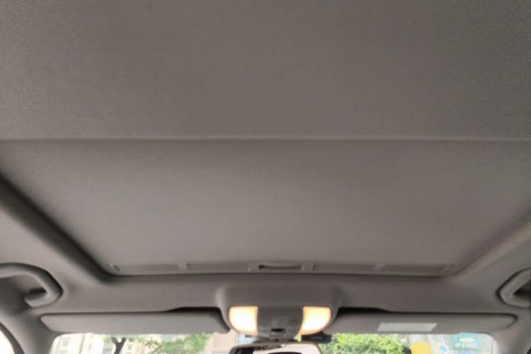 Used Mercedes-Benz E-Class 2010 E 200 CGI Elegant Model Headliner