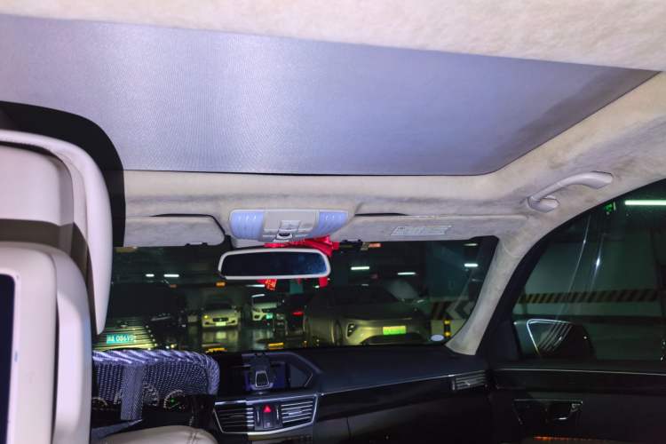 Used Mercedes-Benz E-Class 2010 E 300 Fashion Luxury Edition Headliner
