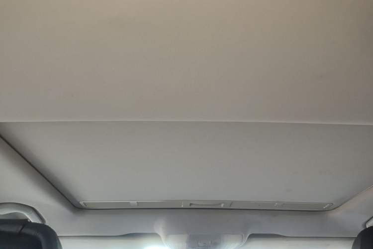 Used Mercedes-Benz E-Class 2010 E 260 L CGI Elegant Model Headliner