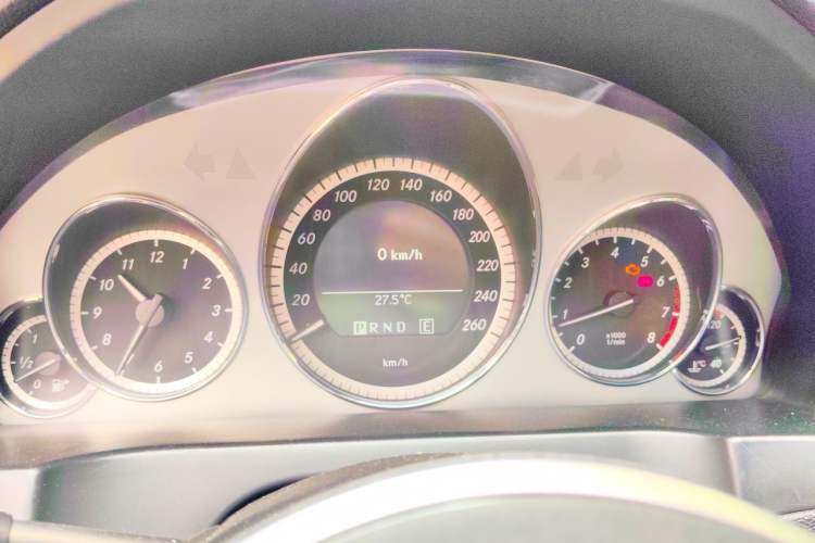 Used Mercedes-Benz E-Class 2010 E 260 CGI Coupe Instrument Cluster
