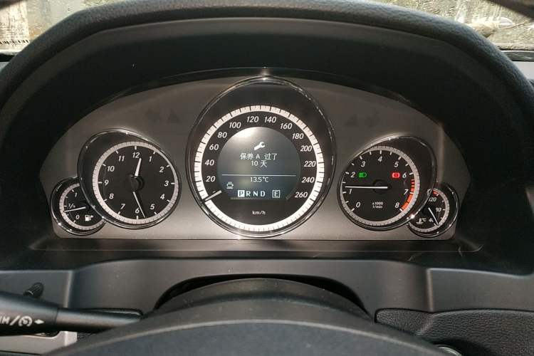 Used Mercedes-Benz E-Class 2010 E 260 CGI Convertible Instrument Cluster