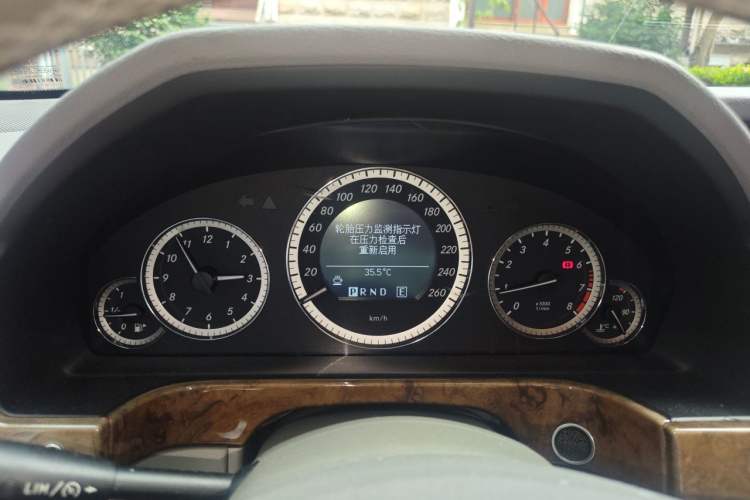 Used Mercedes-Benz E-Class 2010 E 200 CGI Elegant Model Instrument Cluster