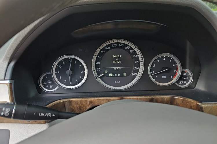 Used Mercedes-Benz E-Class 2010 E 200 CGI Elegant Model Instrument Cluster