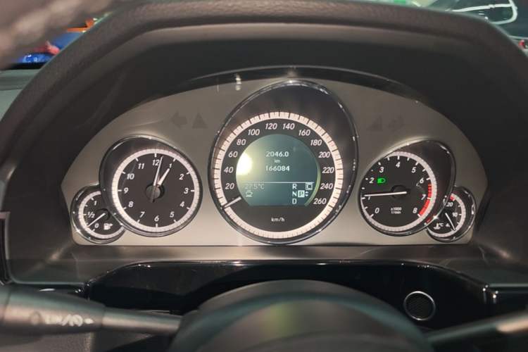 Used Mercedes-Benz E-Class 2010 E 300 Fashion Luxury Edition Instrument Cluster