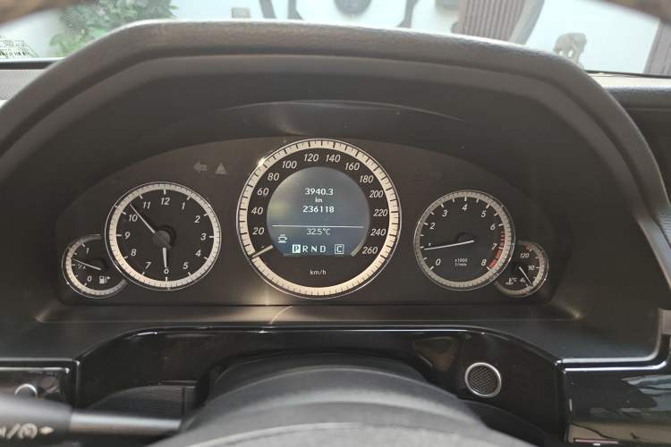 Used Mercedes-Benz E-Class 2010 E 260 CGI Fashion Model Instrument Cluster