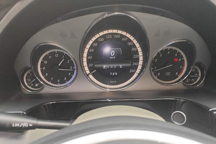 Used Mercedes-Benz E-Class 2010 E 200 CGI Elegant Model Instrument Cluster