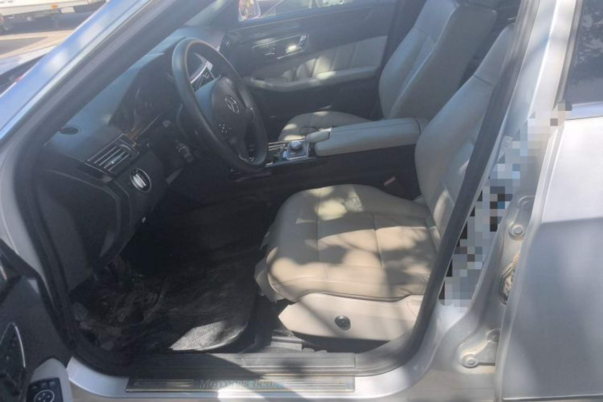 Used Mercedes-Benz E-Class 2010 E 300 L Fashion Model Left Front Seat