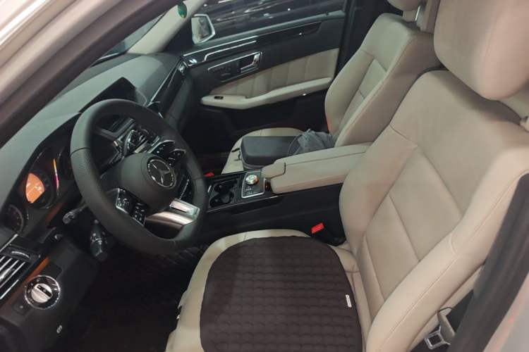 Used Mercedes-Benz E-Class 2010 E 300 Fashion Luxury Edition Left Front Seat