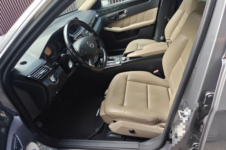 Used Mercedes-Benz E-Class 2010 E 260 CGI Fashion Model Left Front Seat
