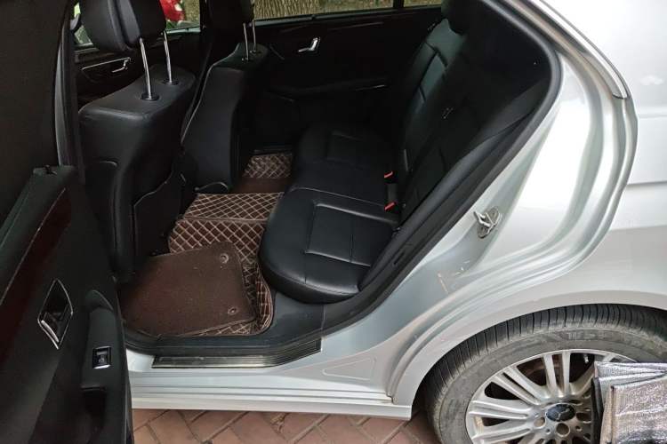 Used Mercedes-Benz E-Class 2010 E 260 L CGI Elegant Model Left Rear Seat