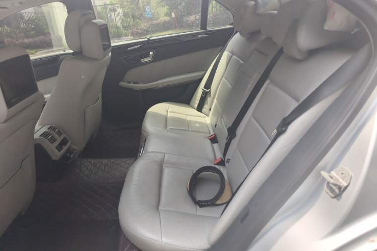 Used Mercedes-Benz E-Class 2010 E 300 L Fashion Model Left Rear Seat