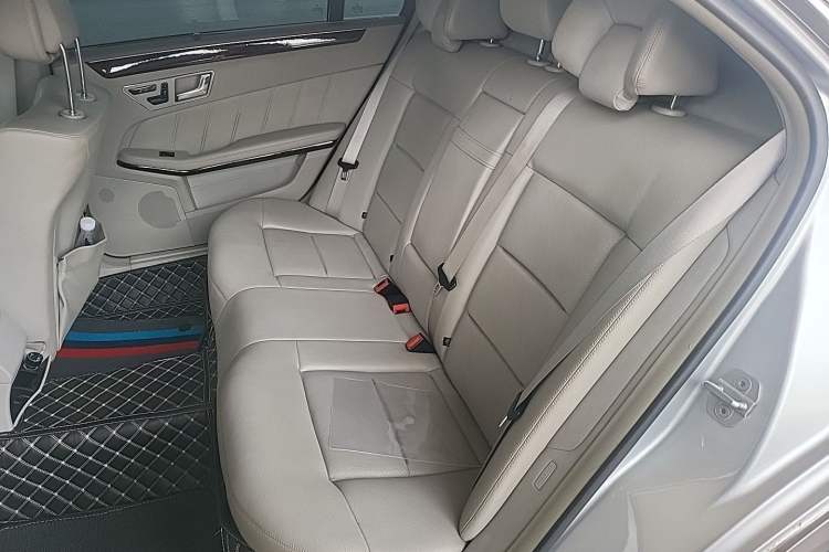 Used Mercedes-Benz E-Class 2010 E 260 L CGI Elegant Model Left Rear Seat