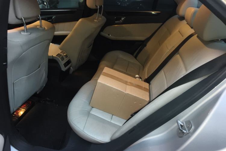 Used Mercedes-Benz E-Class 2010 E 260 CGI Fashion Model Left Rear Seat
