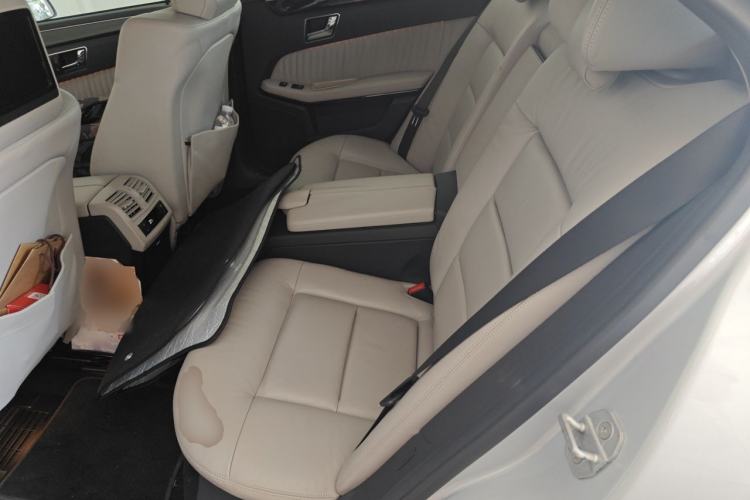 Used Mercedes-Benz E-Class 2010 E 300 Elegant Luxury Edition Left Rear Seat