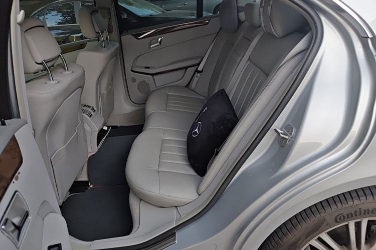 Used Mercedes-Benz E-Class 2010 E 200 CGI Elegant Model Left Rear Seat