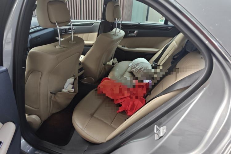 Used Mercedes-Benz E-Class 2010 E 260 CGI Fashion Model Left Rear Seat