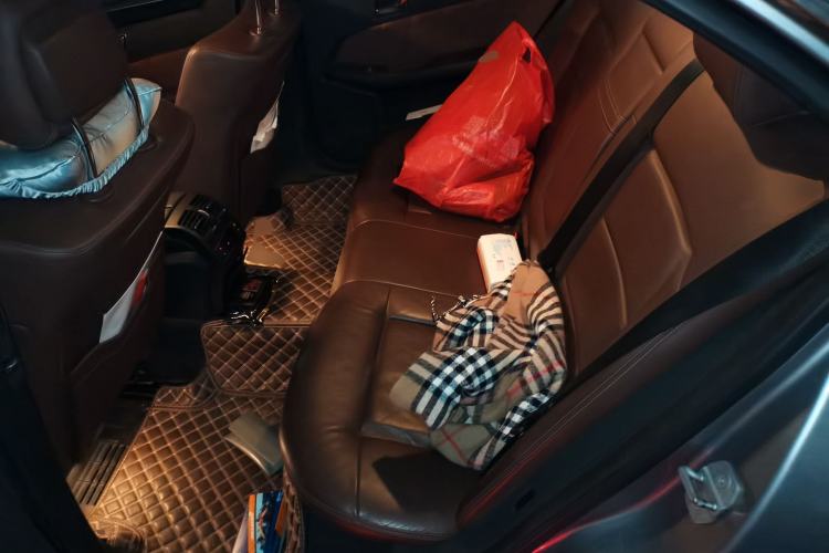Used Mercedes-Benz E-Class 2010 E 260 CGI Fashion Model Left Rear Seat
