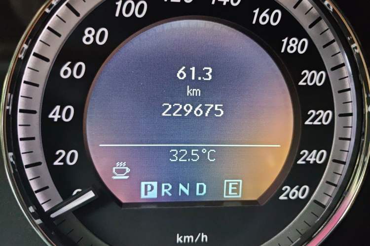 Used Mercedes-Benz E-Class 2010 E 260 L CGI Elegant Model Odometer Close Up