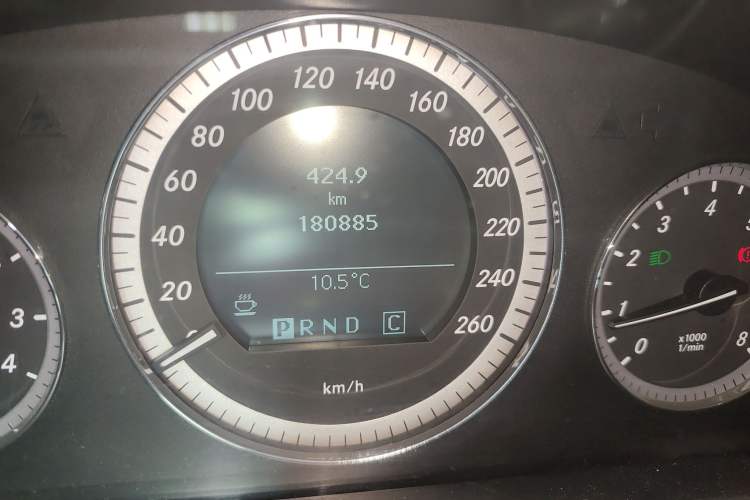 Used Mercedes-Benz E-Class 2010 E 200 CGI Elegant Model Odometer Close Up