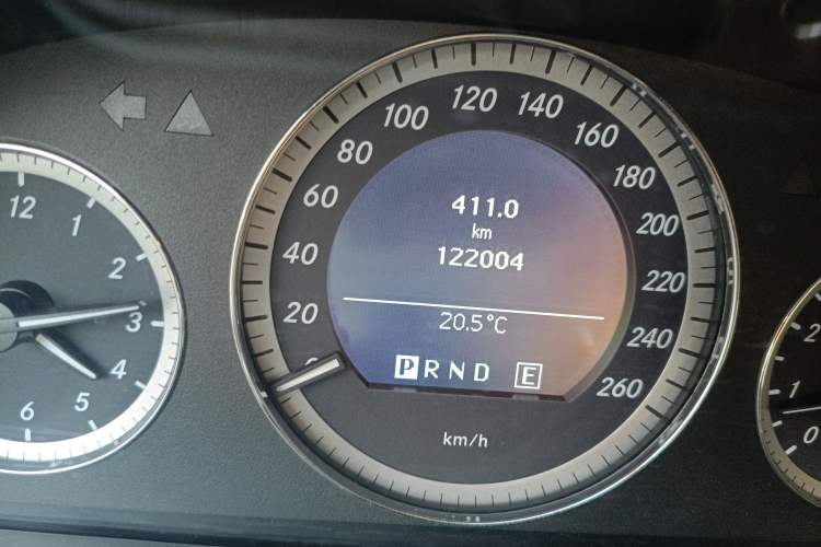 Used Mercedes-Benz E-Class 2010 E 200 CGI Elegant Model Odometer Close Up