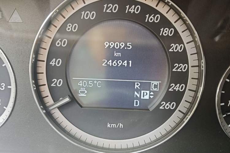 Used Mercedes-Benz E-Class 2010 E 300 Elegant Luxury Edition Odometer Close Up