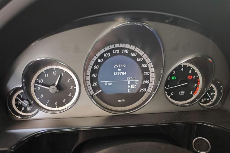 Used Mercedes-Benz E-Class 2010 E 300 Elegant Luxury Edition Odometer Close Up