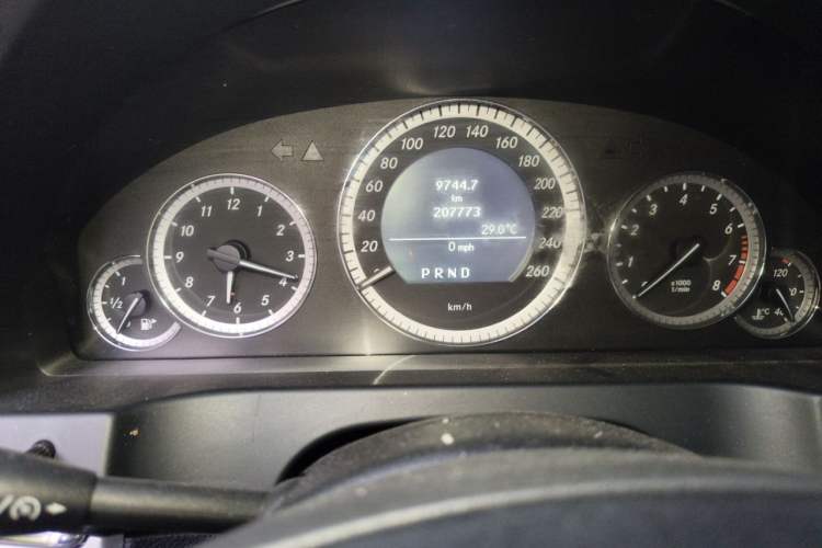 Used Mercedes-Benz E-Class 2010 E 260 CGI Coupe Odometer Close Up