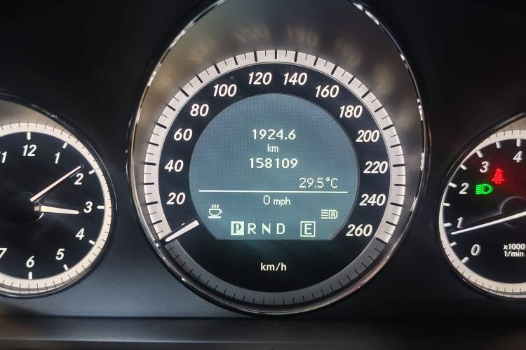 Used Mercedes-Benz E-Class 2010 E 260 CGI Convertible Odometer Close Up