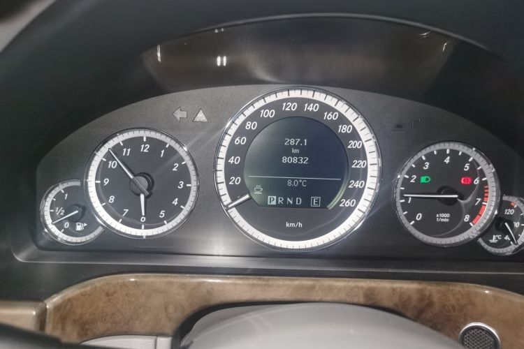 Used Mercedes-Benz E-Class 2010 E 200 CGI Elegant Model Odometer Close Up