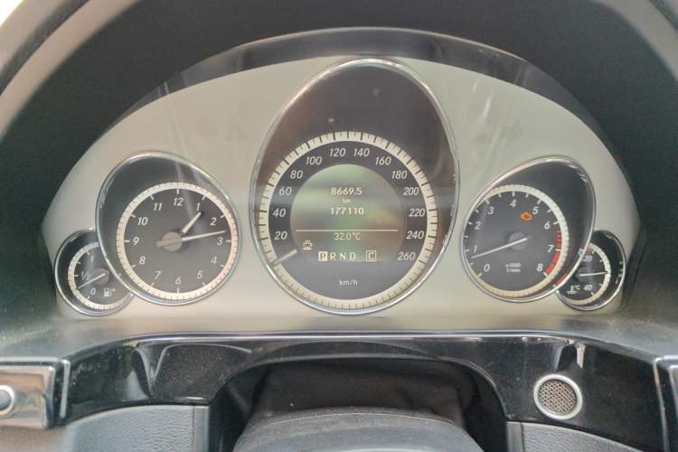 Used Mercedes-Benz E-Class 2010 E 260 CGI Fashion Model Odometer Close Up