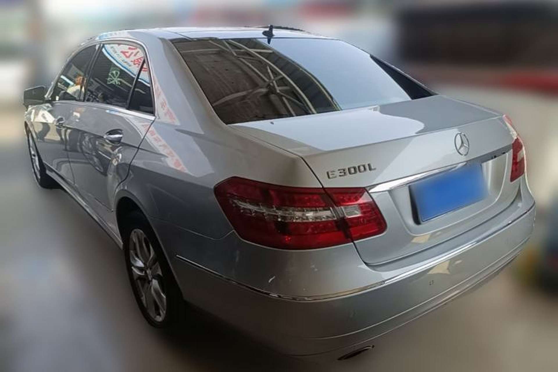 Used Mercedes-Benz E-Class 2010 E 300 L Fashion Model Rear Left 45 Deg
