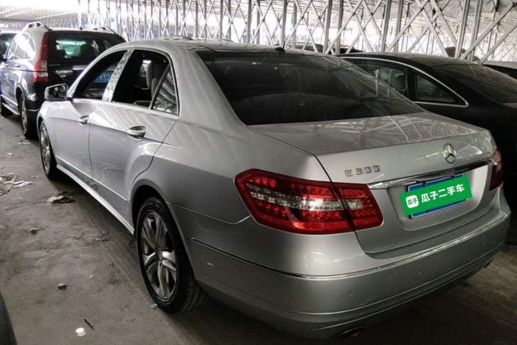 Used Mercedes-Benz E-Class 2010 E 300 Fashion Luxury Edition Rear Left 45 Deg